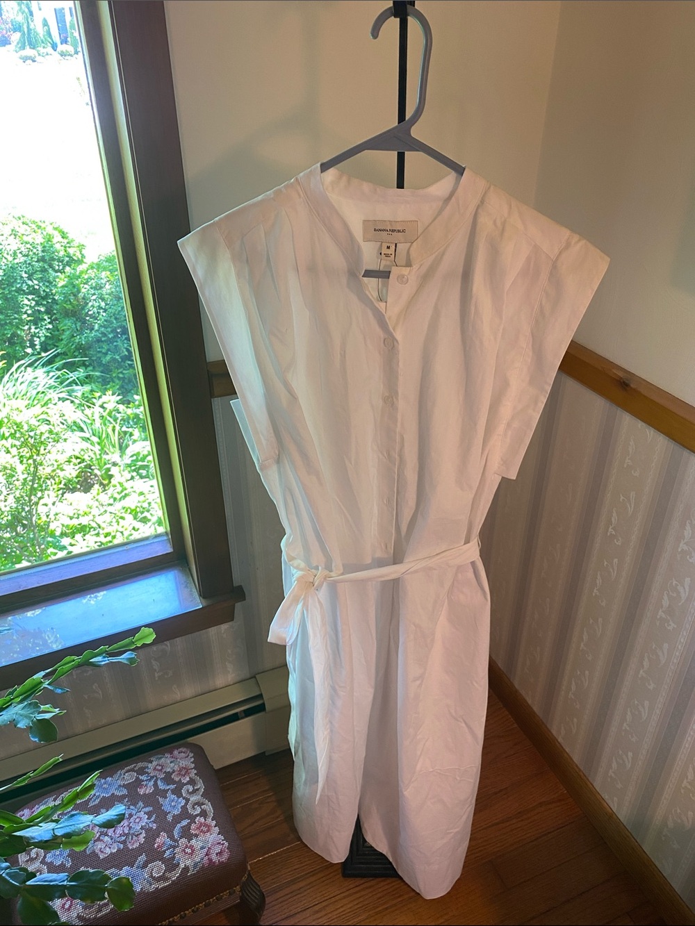 Banana Republic White Sleeveless Button-Front Dress with Tie